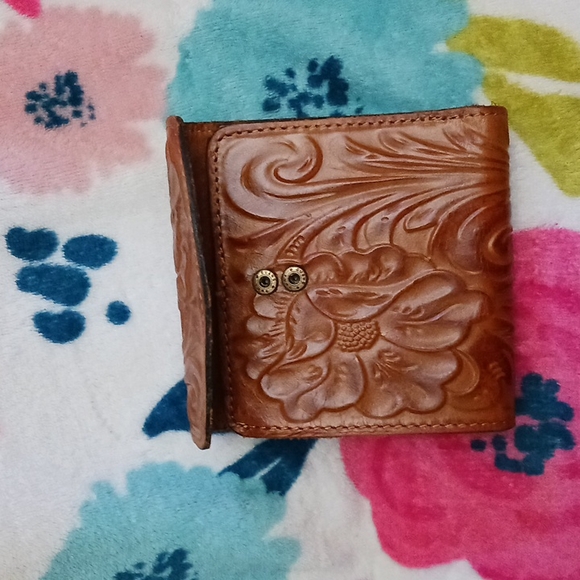 COPY - Patricia Nash tooled wallet - Picture 7 of 8